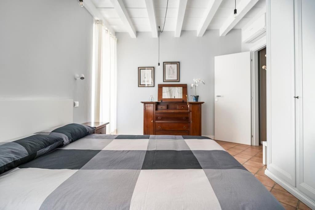 Ferienwohnung L'Atelier Del Centro: Tra Design, Storia E Fascino Brescia Exterior foto
